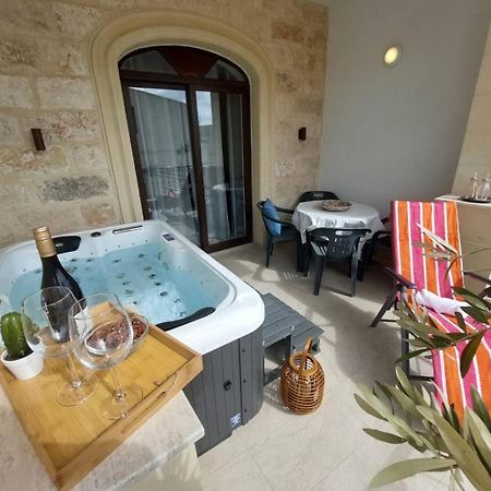 Fl 2 Ta'Lonza Luxury With Hot Tub By Homely Mellieħa Eksteriør billede