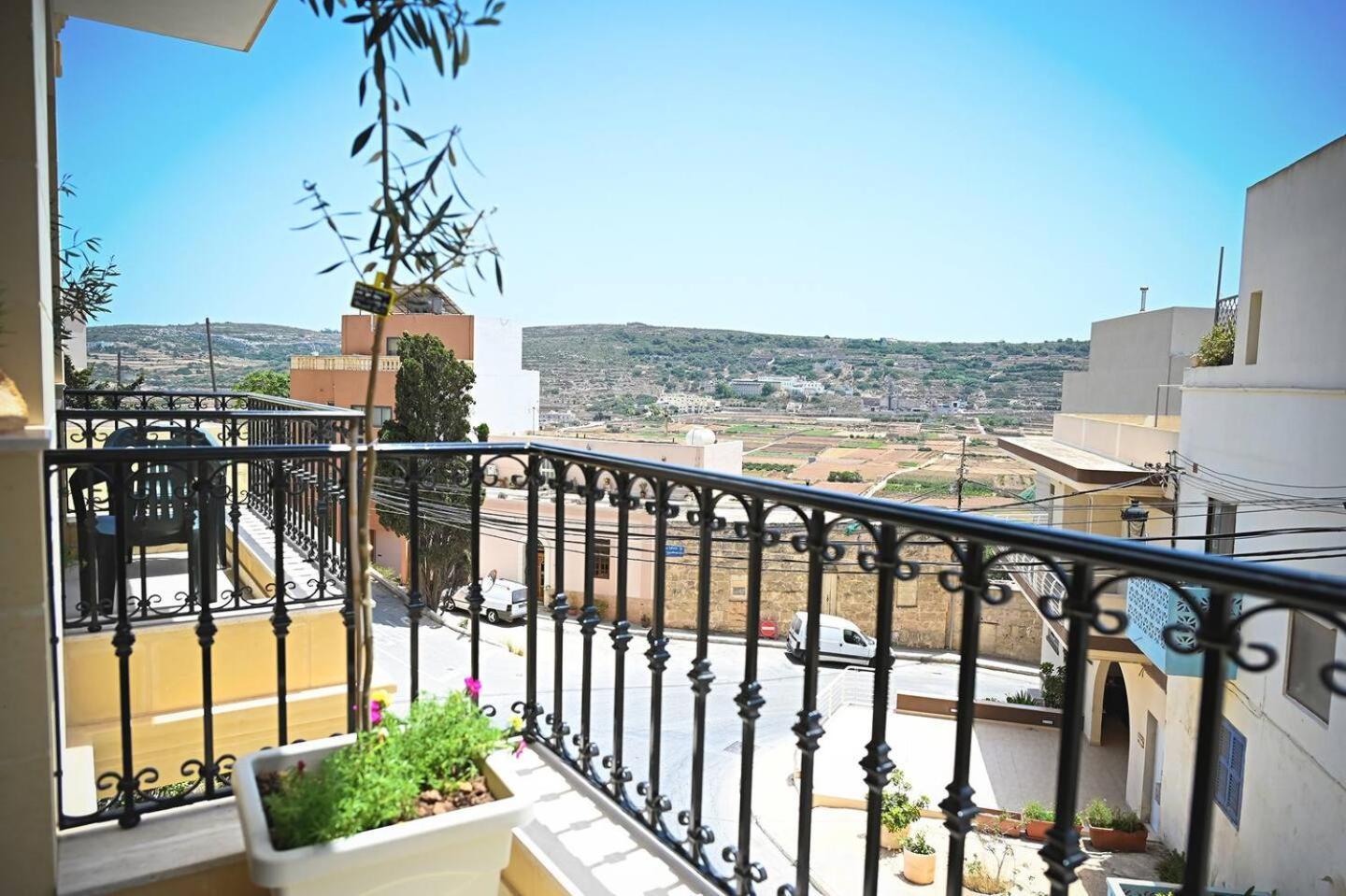 Fl 2 Ta'Lonza Luxury With Hot Tub By Homely Mellieħa Eksteriør billede